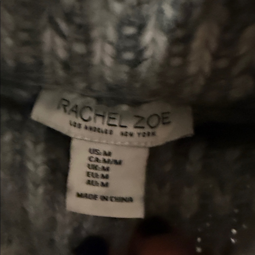 Like new! Elegant Ombre Turtleneck Sweater - Picture 3 of 5